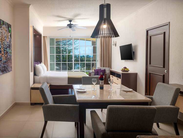 Suite de una recamara con zona de estar